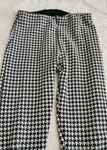Houndstooth Pattern Leggings