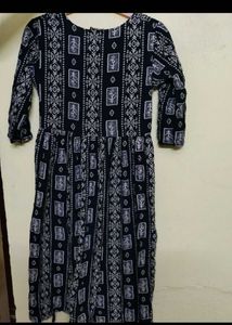 Black embroidered kurta top