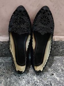 Stylish Black Embellished Flats