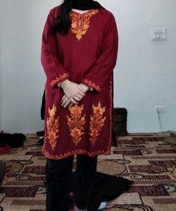 (size xL)Ari work Maroon Embroidered Kurta with Bl