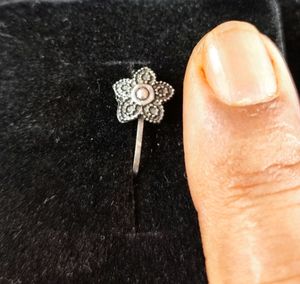 ARTISTIC FLORAL NOSE PIN