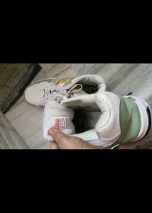 White &amp; Green Casual Sneakers
