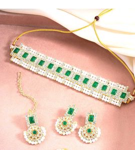 Elegant Emerald &amp; Pearl Jewelry Set