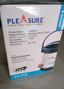 Pleasure Amaze-4 Lunch Box
