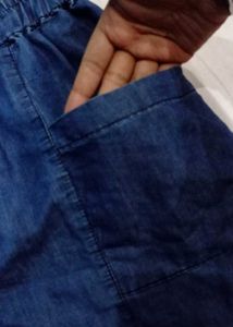 pretty denim pant (jeans)