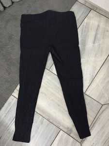 Classic Black Textured Leggings