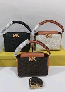 Micheal kors slingbags