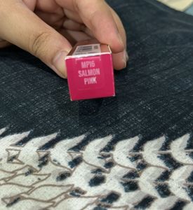 Lakme 9 To 5 Primer Matte Lipstick - Salmon Pink