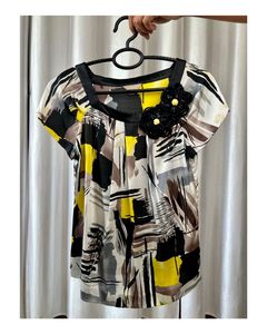Abstract Print Short Sleeve Top