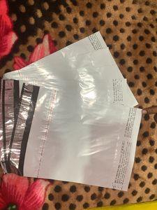 Courier Bag 7 Pieces &amp; 8 Labels