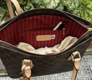 Louis Vuitton Monogram Tote Bag