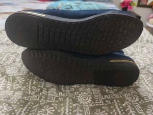 Stylish Navy Blue Quilted Boots