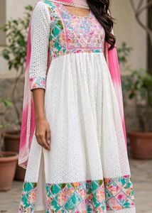 Hakoba Nayara Cut Kurti Set