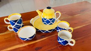Tea Pot And Cups Set