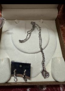 Elegant Silver pandant necklace and Earrings Set