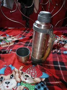 Stainless Steel Vacuum Insulated Flask1 Liter