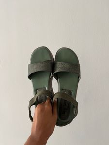 Chic Green Platform Sandals