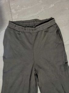 baggy sweatpant
