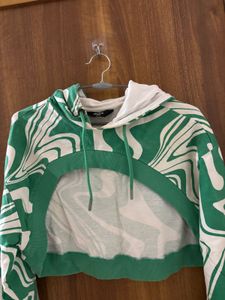 Green &amp; White Swirl Crop Hoodie