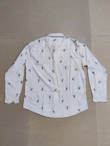 IVOC parrot Embroidery White Shirt