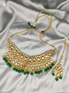 Stunning Kundan Necklace Set