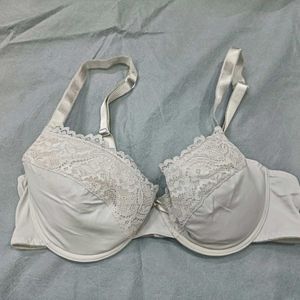 😍 Elegant Lace Trimmed Bra