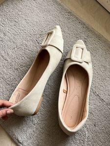 Van Heusen Flats