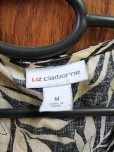 Leaf Print Sleeveless V-Neck Top