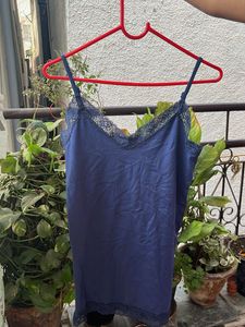 ❤️Navy Lace Trimmed Cami💕