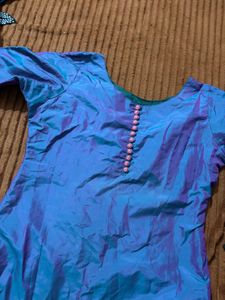 Tailor made kurti - multicolor under sunlight