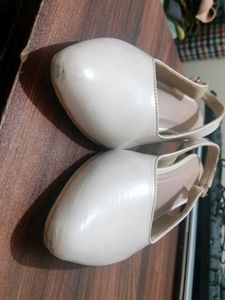 Women Offwhite Heels