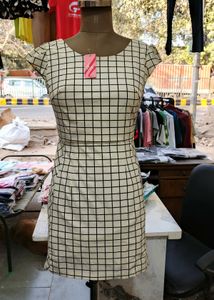 Chic Grid Pattern Dress