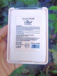 Radiant Elegance Baked Highlighter Palette