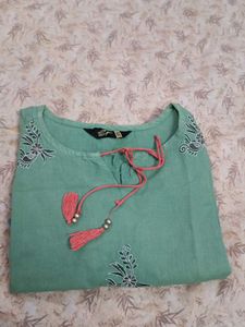 Green Embroidered Kurta