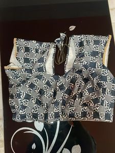 Elegant Grey saree with Black Print