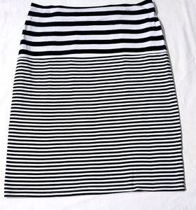 slim fit skirt (Black And White Strips) For Women(XL)