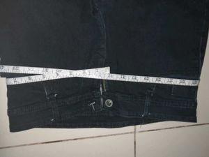 Classic Black Skinny Jeans