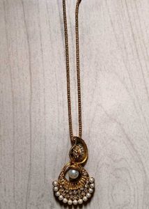 Elegant Pearl & Crystal Necklace