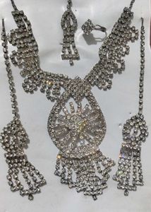 Sparkling Silver Jewelry Set