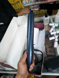 Philips Straightener - Protect and Style