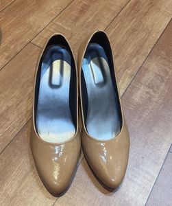 Classic Tan Patent Leather Heels