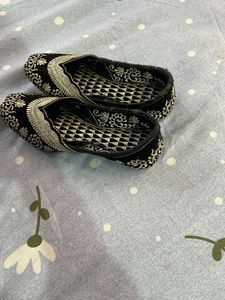 punjabi Embroidered Jutti Flats