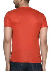Men Solid Round Neck T shirt Pack of 1