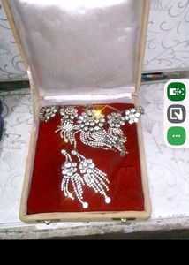 Sparkling Rhinestone Necklace &amp; Earrings Set