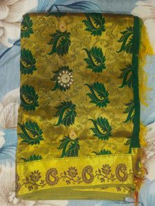 Green &amp; Gold Floral Saree