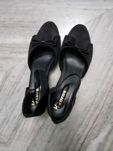 Chic Black Bow Heels