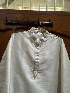 Elegant Cream Kurta pyjama set for Men