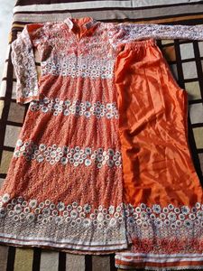 established woman kurta set