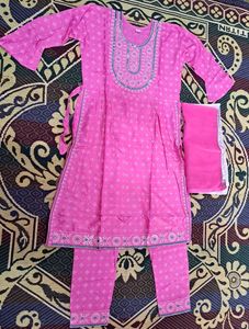 Nyra Cut Kurta Set With Dupatta in Pink Color