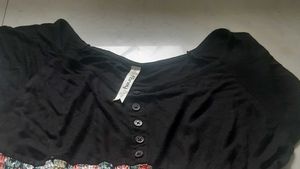 Cute floral top for women size S